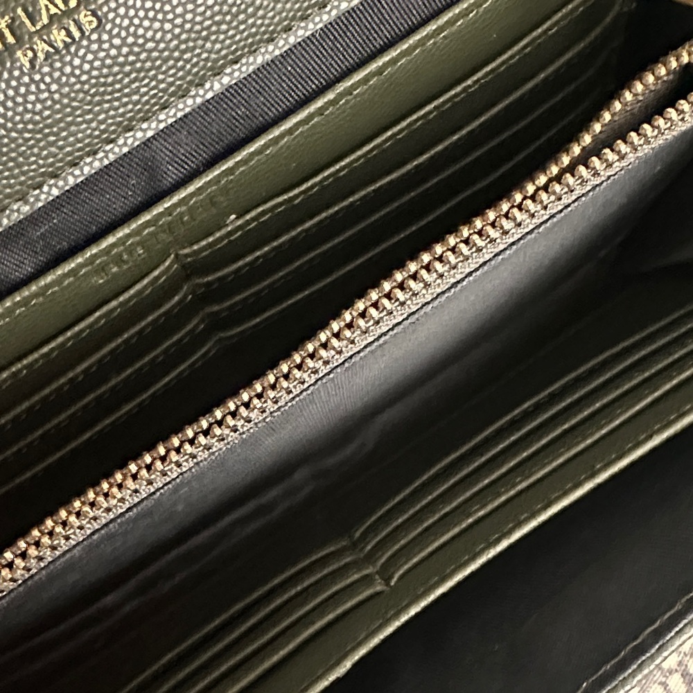 Army / medium Green Quilted Crossbody Bag - Picture 8 of 12
